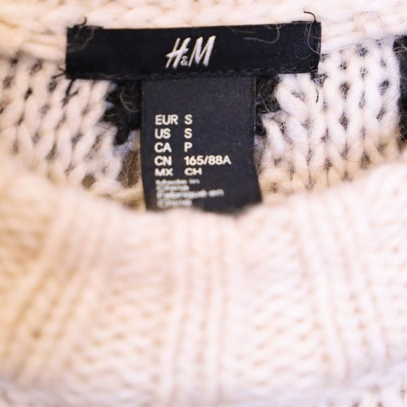 Knit Sweater Sz S like new condition - Picture 3 of 5